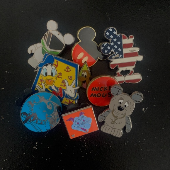 Disney Trading Pins Bundle - Picture 2 of 2